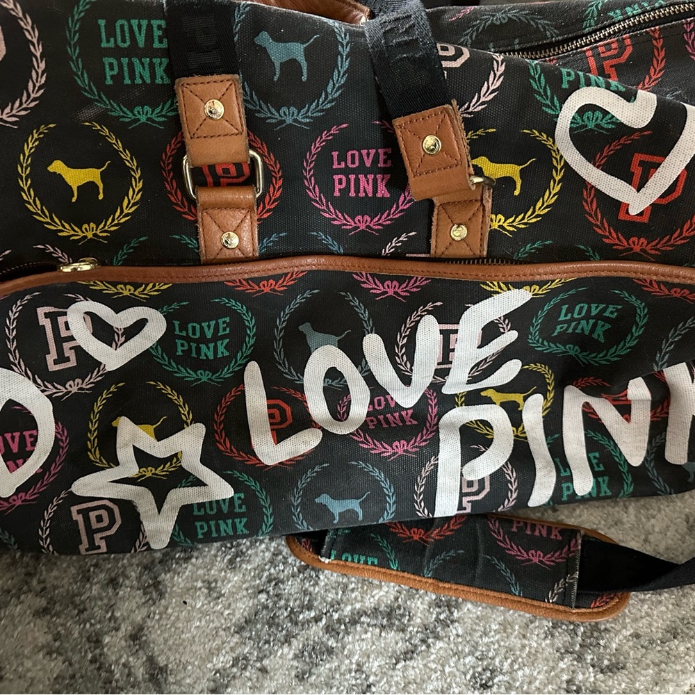 Love pink weekend duffle